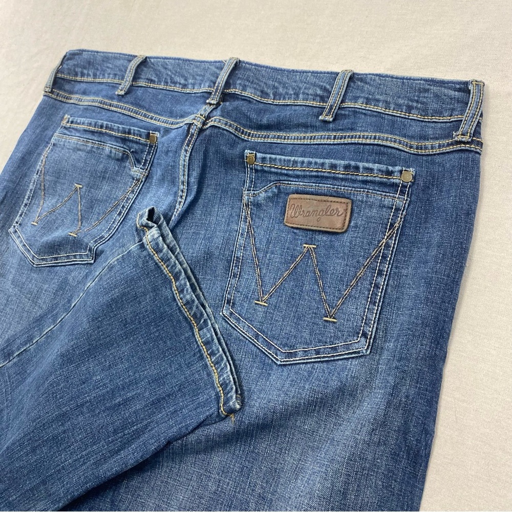 Wrangler Retro Jeans Mens 42x32 Slim Boot Cut Denim Western Rancher Whiskered
